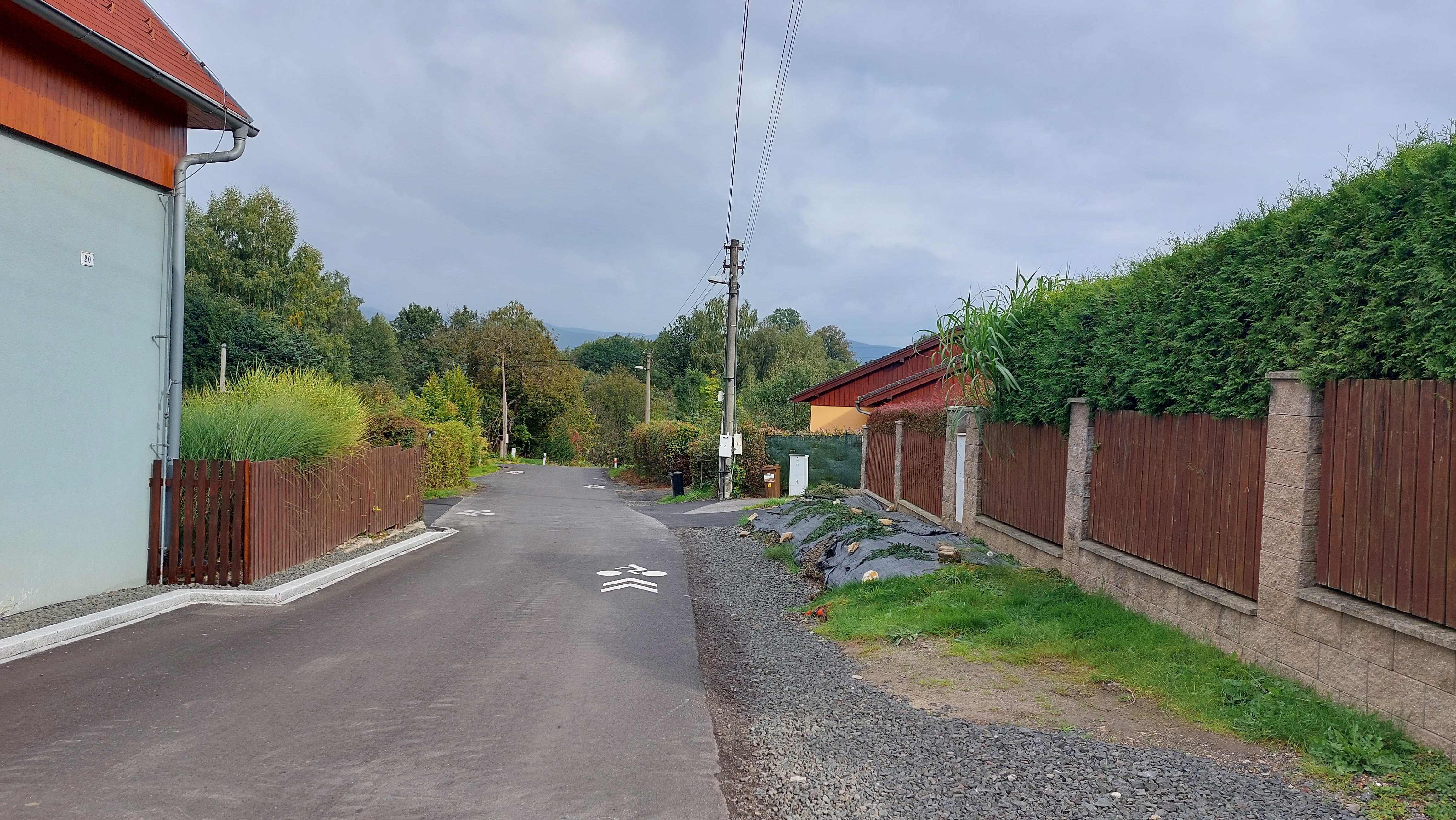 Souvislá údržba komunikace v ul. Heřmánková, obnova po IS